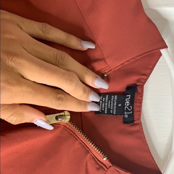 Top - Picture 2 of 2